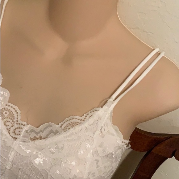 WHITE LACE BRALETTE Medium NWOT - Picture 3 of 6